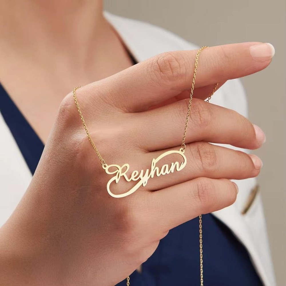 カスタム インフィニティ ネームネックレス ゴールドメッキ  - Birth Flower Necklace のレビューと価格
